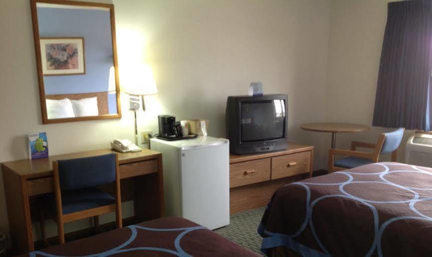 Super 8 By Wyndham Fayetteville Exterior foto